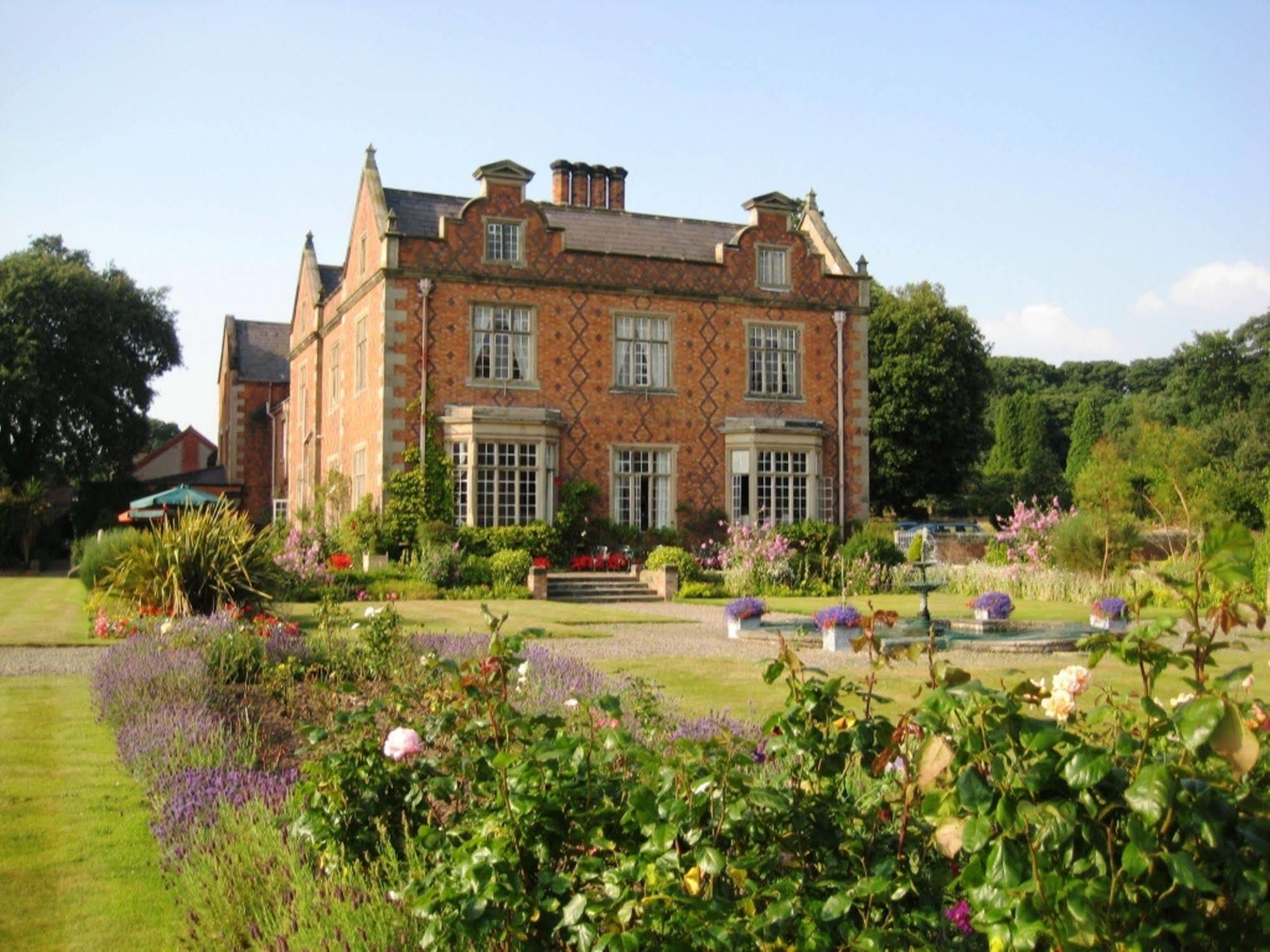 Willington Hall Hotel Tarporley Eksteriør billede