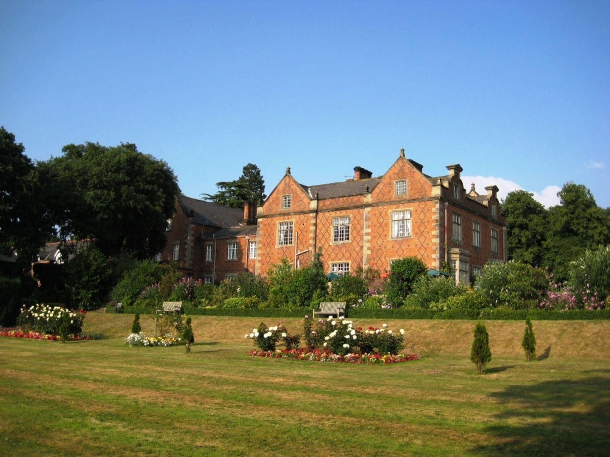 Willington Hall Hotel Tarporley Eksteriør billede