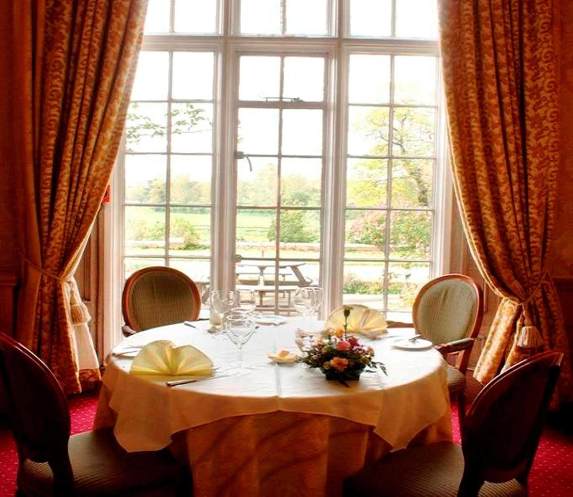 Willington Hall Hotel Tarporley Eksteriør billede