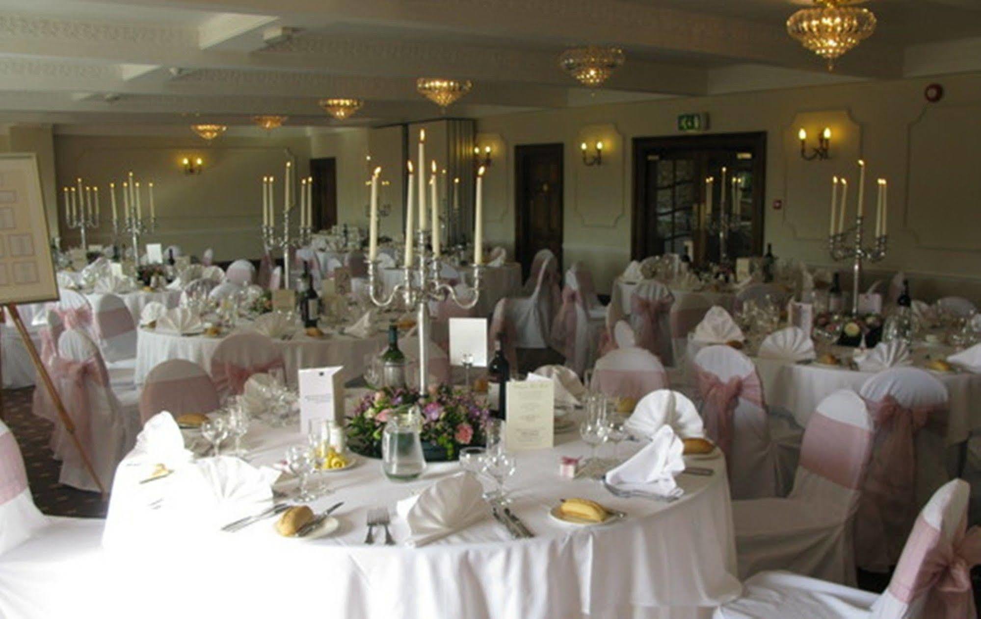 Willington Hall Hotel Tarporley Eksteriør billede